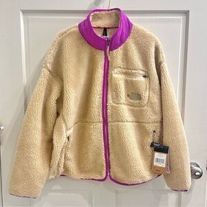 🥷🏿🥷🏿🥷🏿THE NORTH FACE WOMEN’S
PLUS EXTREME PILE JACKET - BEIGE SZ-1X